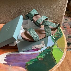 Revitalign sandals size 8